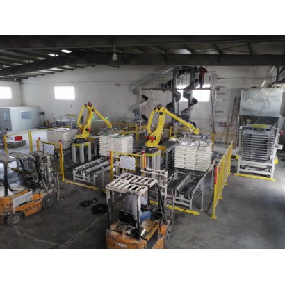 青島永立華興碼垛機(jī)器人